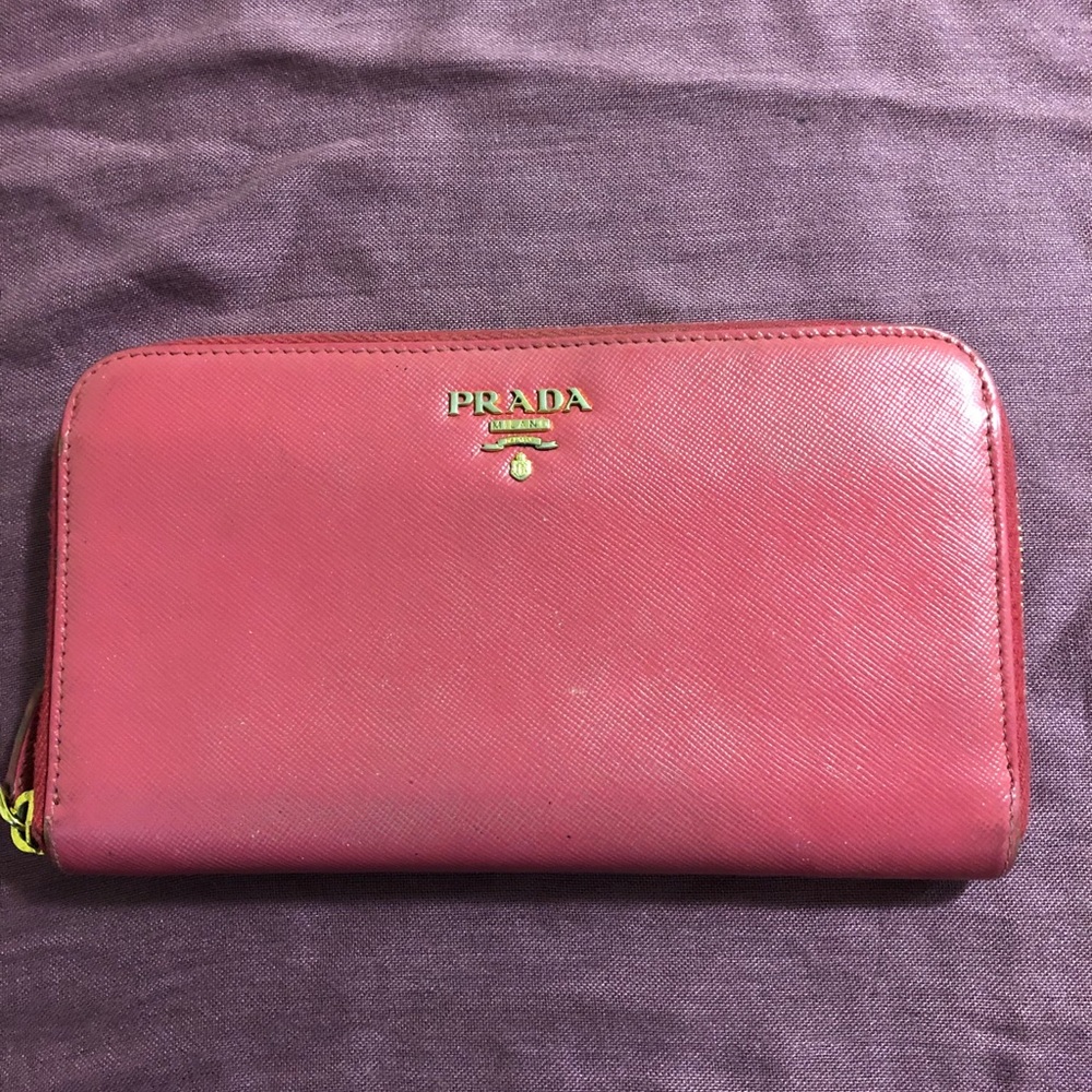 SOLD❤️Authentic Prada Saffiano Leather Zip Wallet - Picture 1 of 14